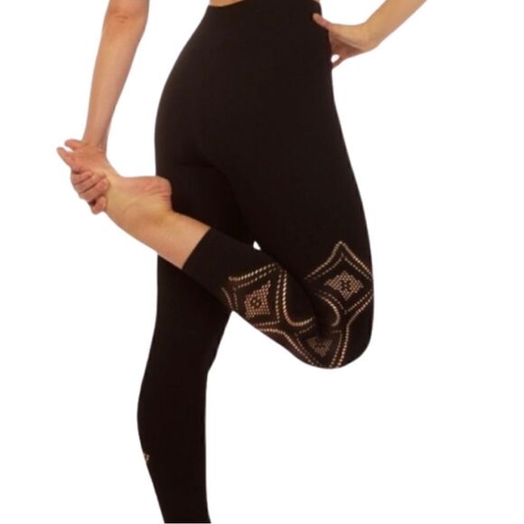 Capezio Deco cropped Black legging Size XS/S NWT - Picture 2 of 10